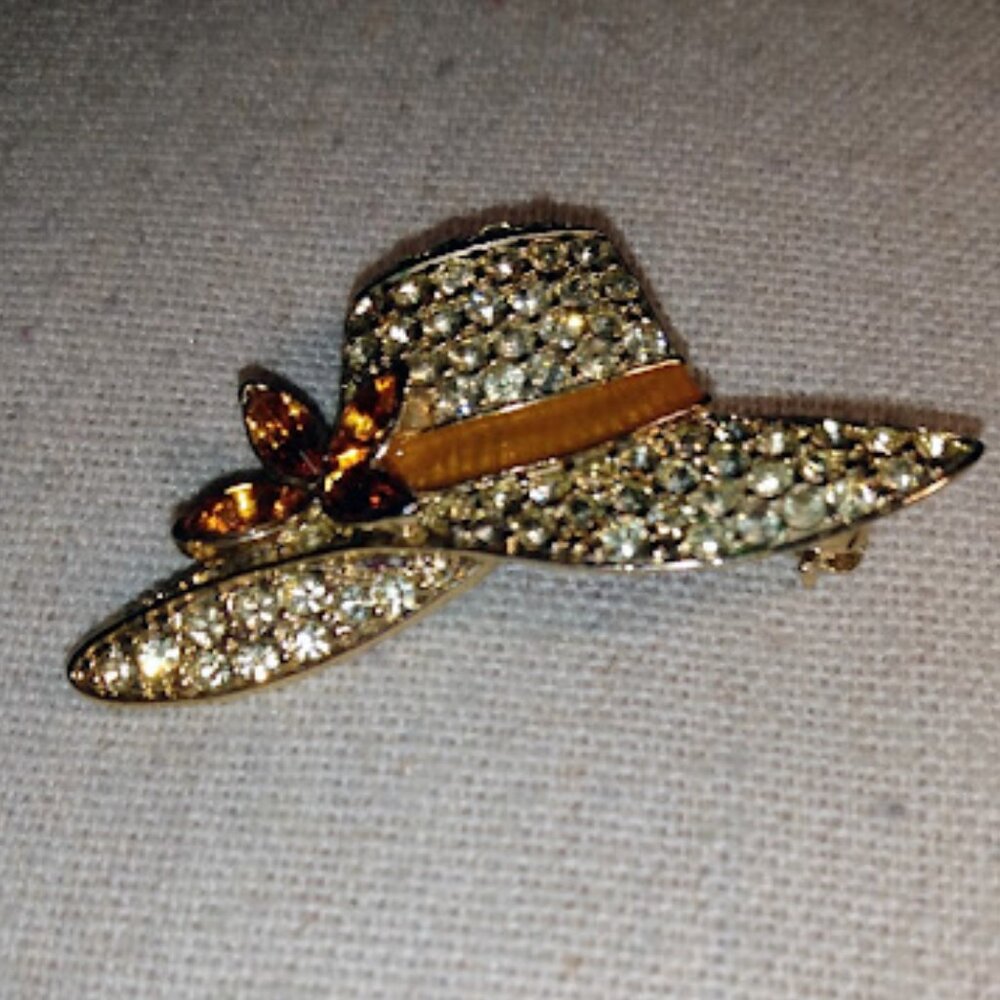 Monet: Gold tone & rhinestone vintage hat brooch.